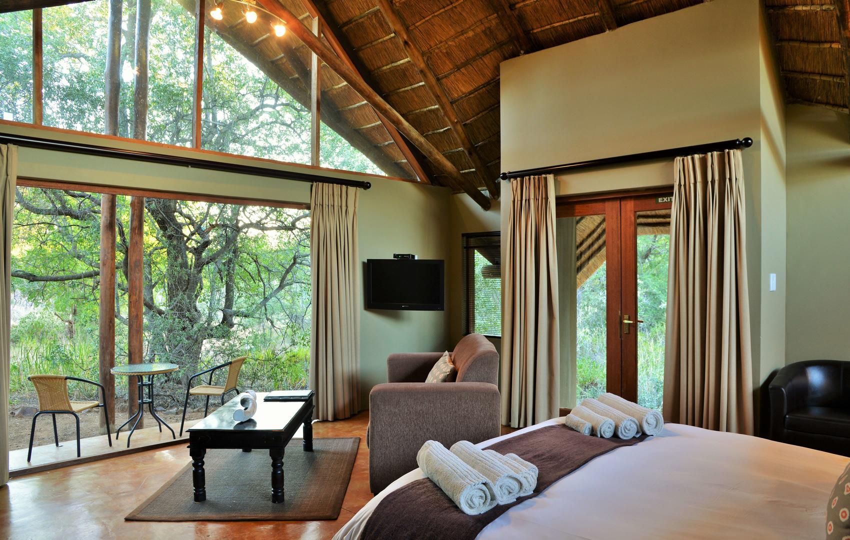 Black Rhino Game Lodge - Pilanesberg National Park